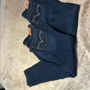 Dark Levi’s skinny jeans